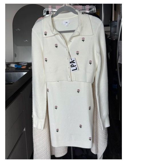 LPA White Floral Cropped Cardigan Size Small- matching NWT dress in storefront - Picture 15 of 16